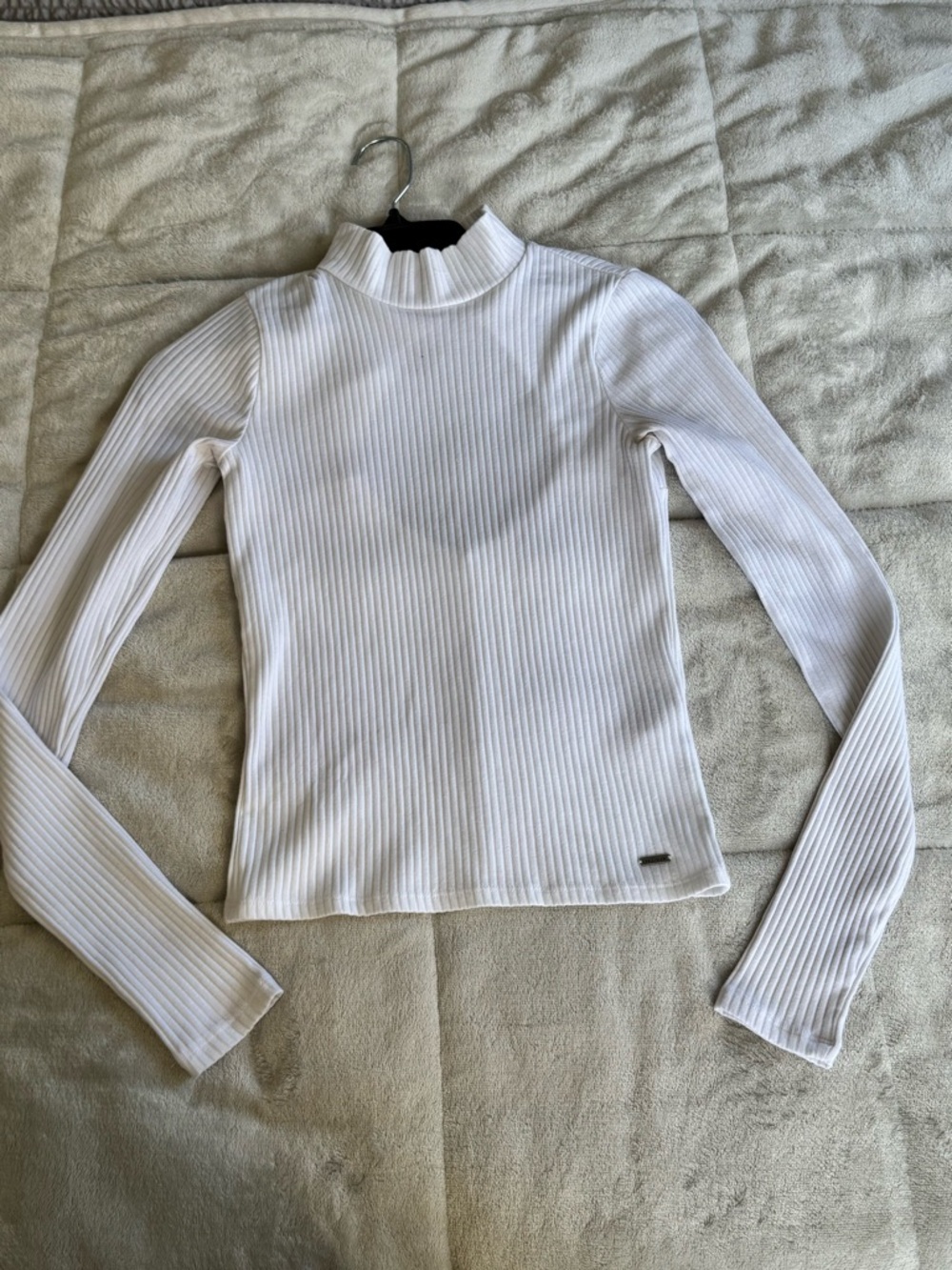 Hollister White Ribbed Mock Neck Long Sleeve Top
